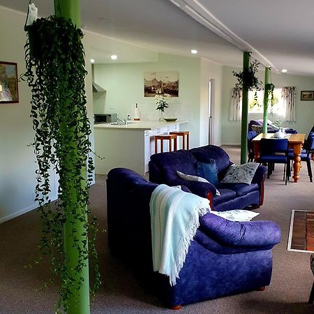 The Old Dairy Factory Bed & Breakfast Norsewood Exterior photo